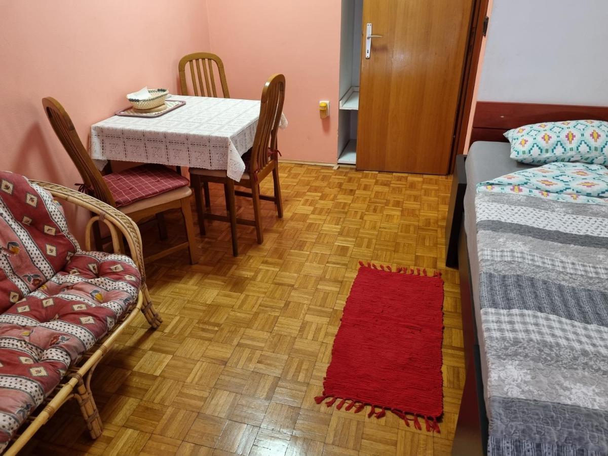 Apartments Jelena Перой Экстерьер фото